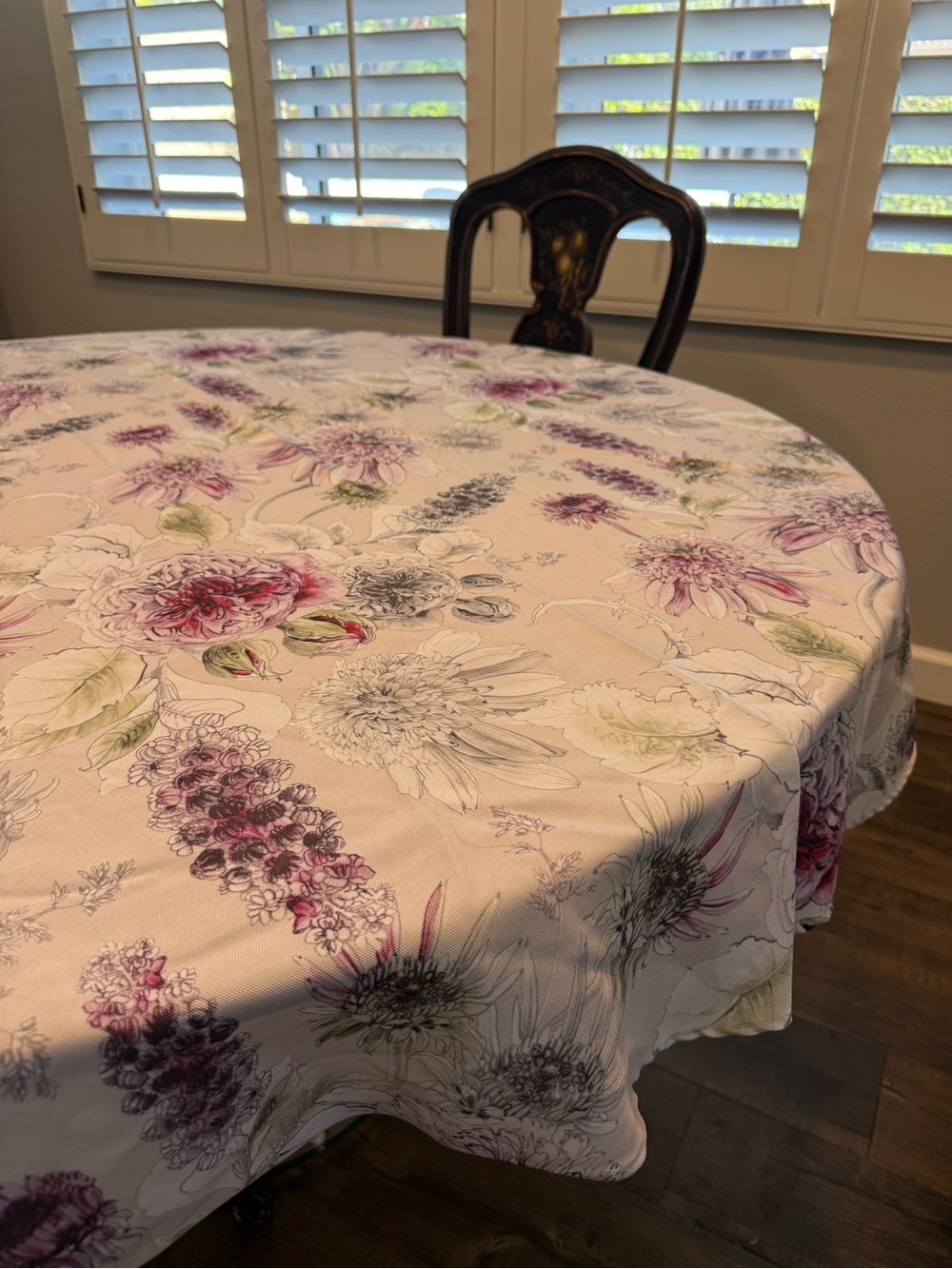 Floral Print Tablecloth in Blush and Mauve